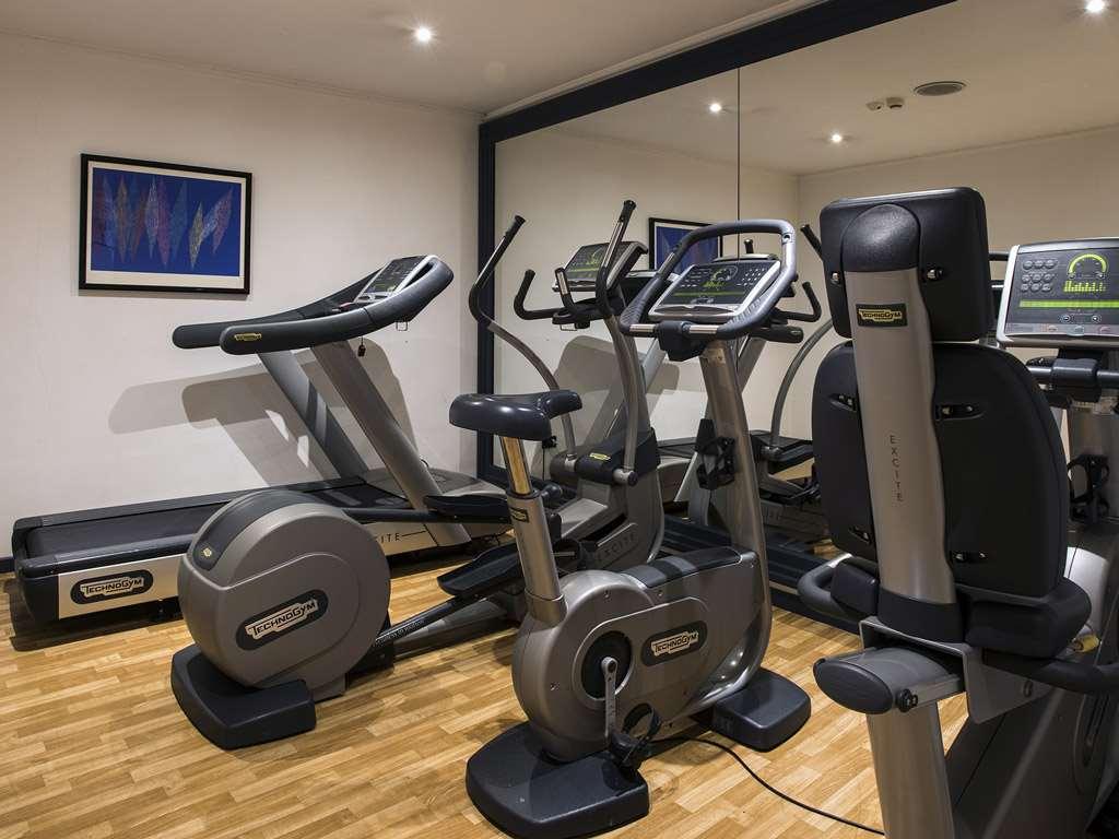 Flyon Hotel & Conference Center Bolonia Udogodnienia zdjęcie Elliptical bikes in a gym