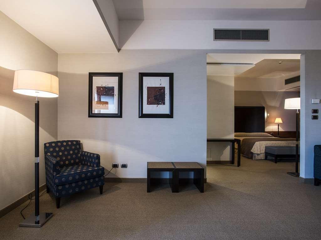 Flyon Hotel & Conference Center Bolonia Pokój zdjęcie Room interior