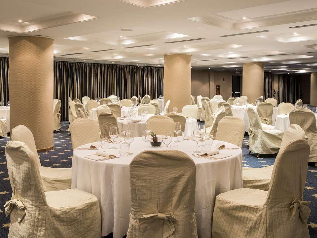 Flyon Hotel & Conference Center Bolonia Restauracja zdjęcie The hotel's ballroom