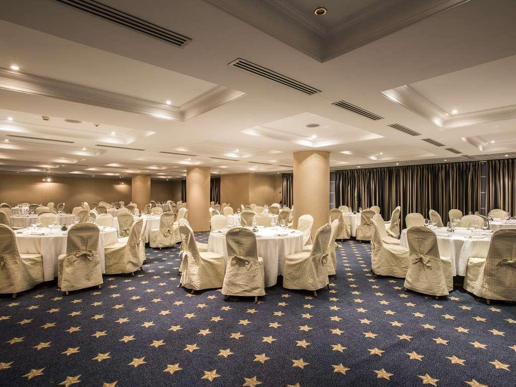 Flyon Hotel & Conference Center Bolonia Udogodnienia zdjęcie The hotel's ballroom