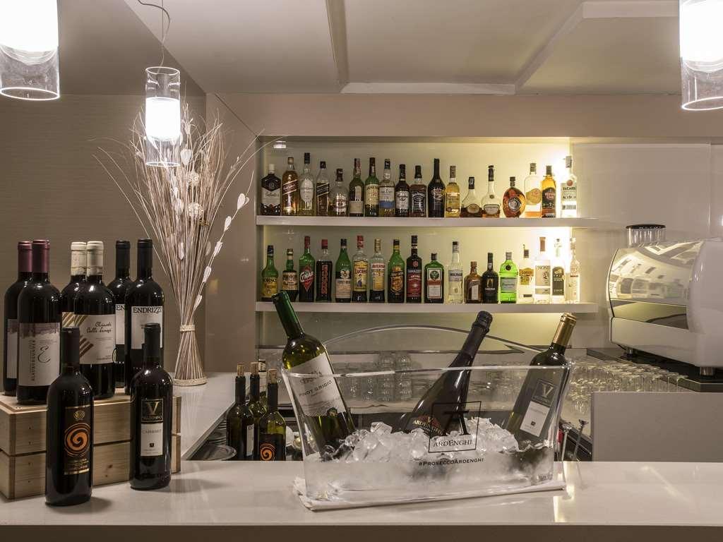 Flyon Hotel & Conference Center Bolonia Restauracja zdjęcie Wine cellar