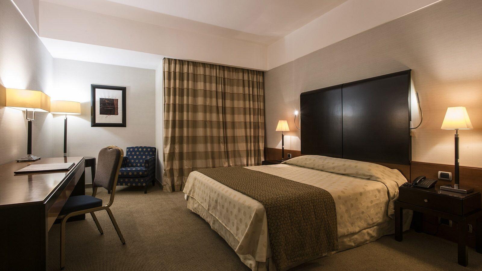 Flyon Hotel & Conference Center Bolonia Zewnętrze zdjęcie Room at the hotel