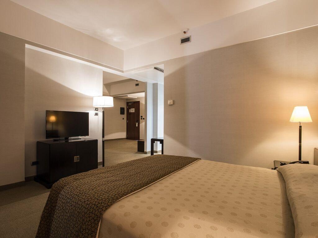 Flyon Hotel & Conference Center Bolonia Zewnętrze zdjęcie Room at the hotel