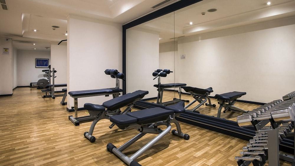 Flyon Hotel & Conference Center Bolonia Zewnętrze zdjęcie Gym equipment