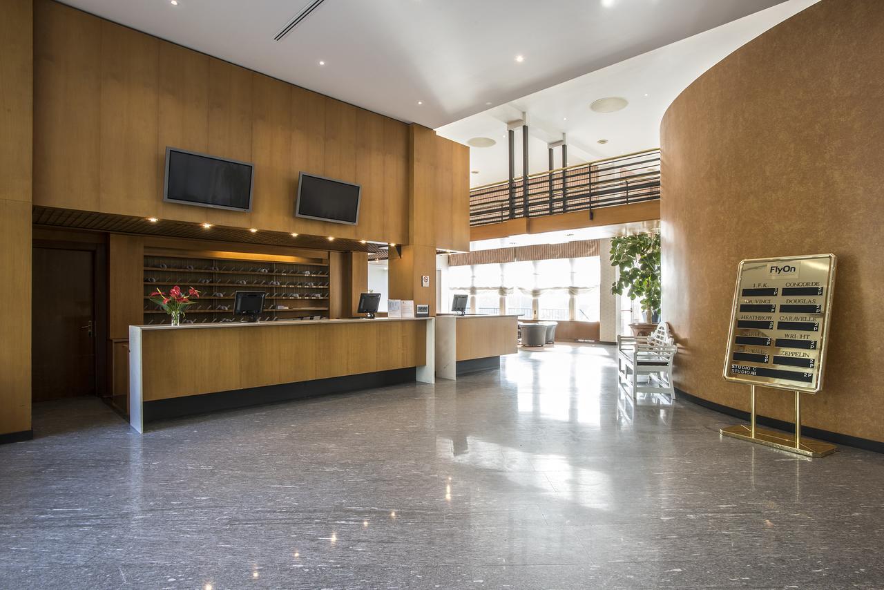 Flyon Hotel & Conference Center Bolonia Zewnętrze zdjęcie Reception